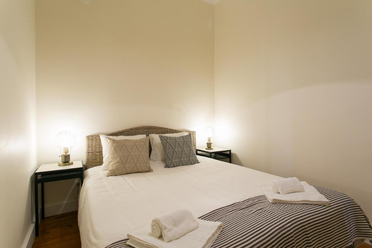 Apartment Downtown Correeiros