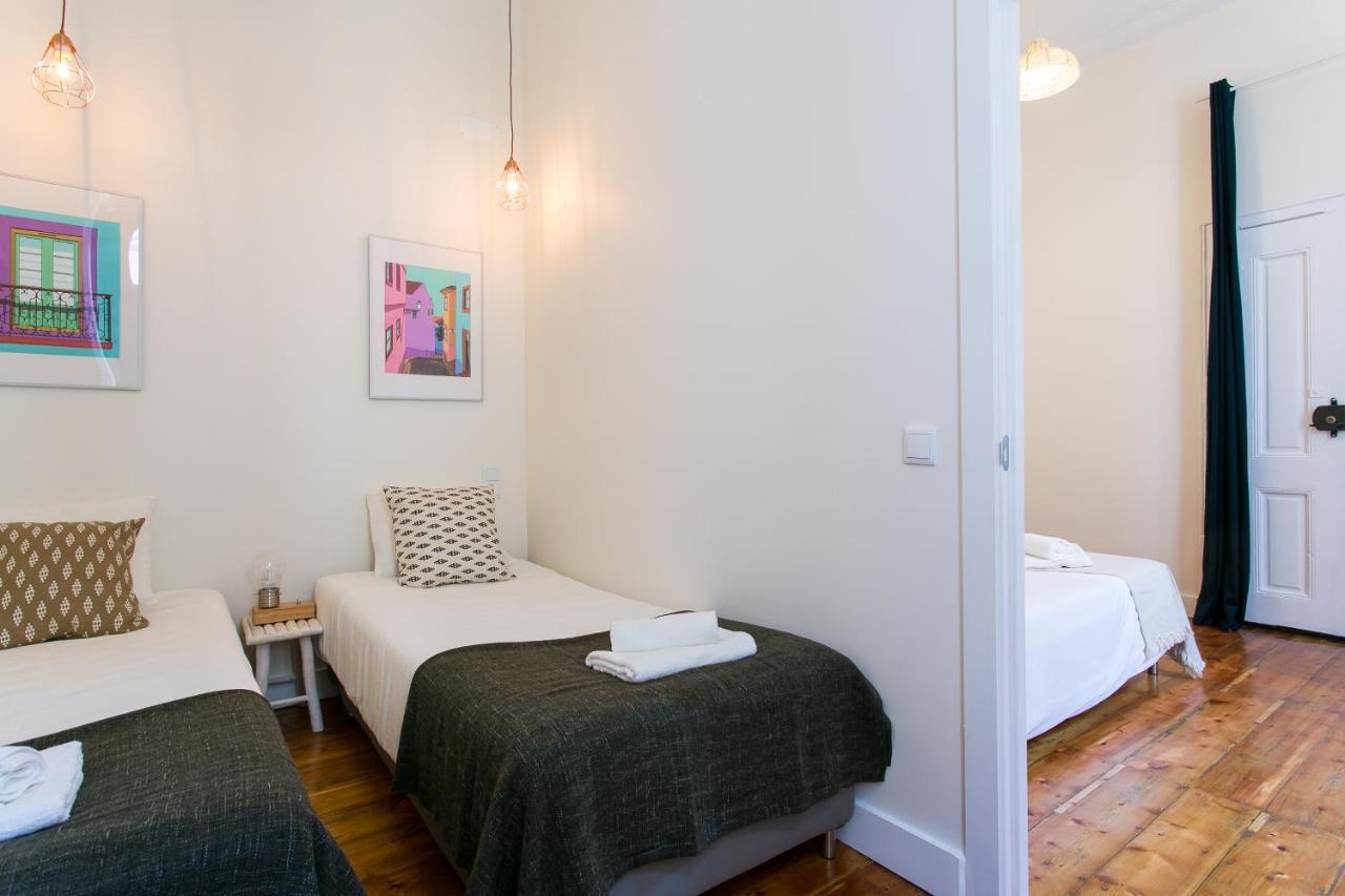 Apartment Downtown Correeiros *