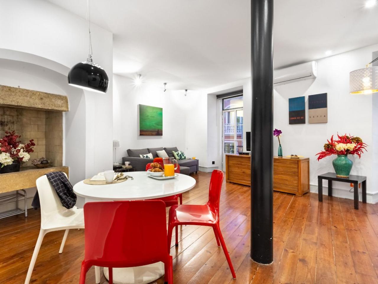 Joivy Bold And Colourful 1-bed Flat At The Heart Of Chiado, Nearby Carmo Convent * Lisbon