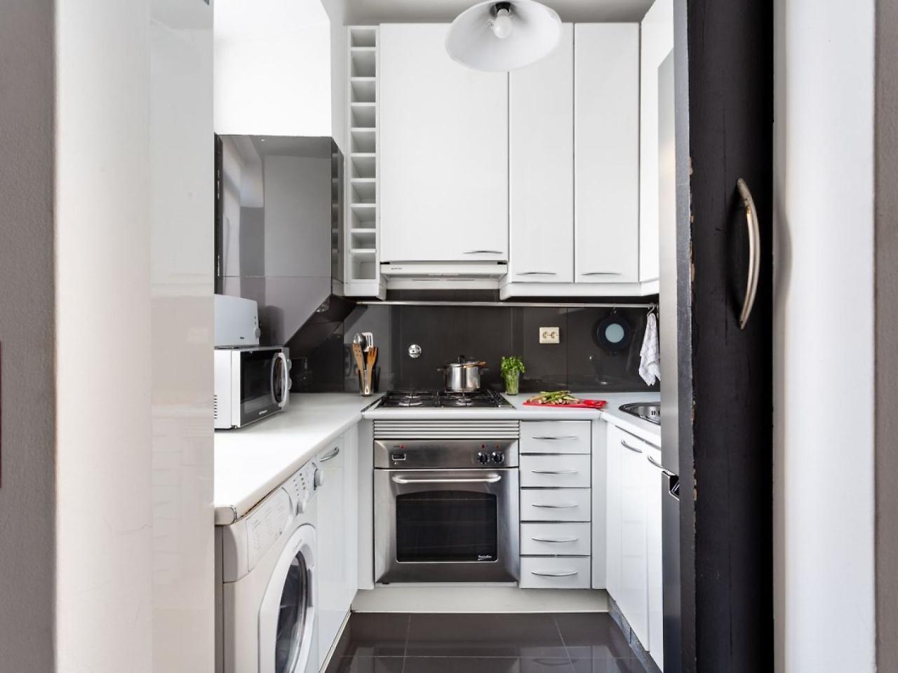 Joivy Bold And Colourful 1-bed Flat At The Heart Of Chiado, Nearby Carmo Convent Lisbon