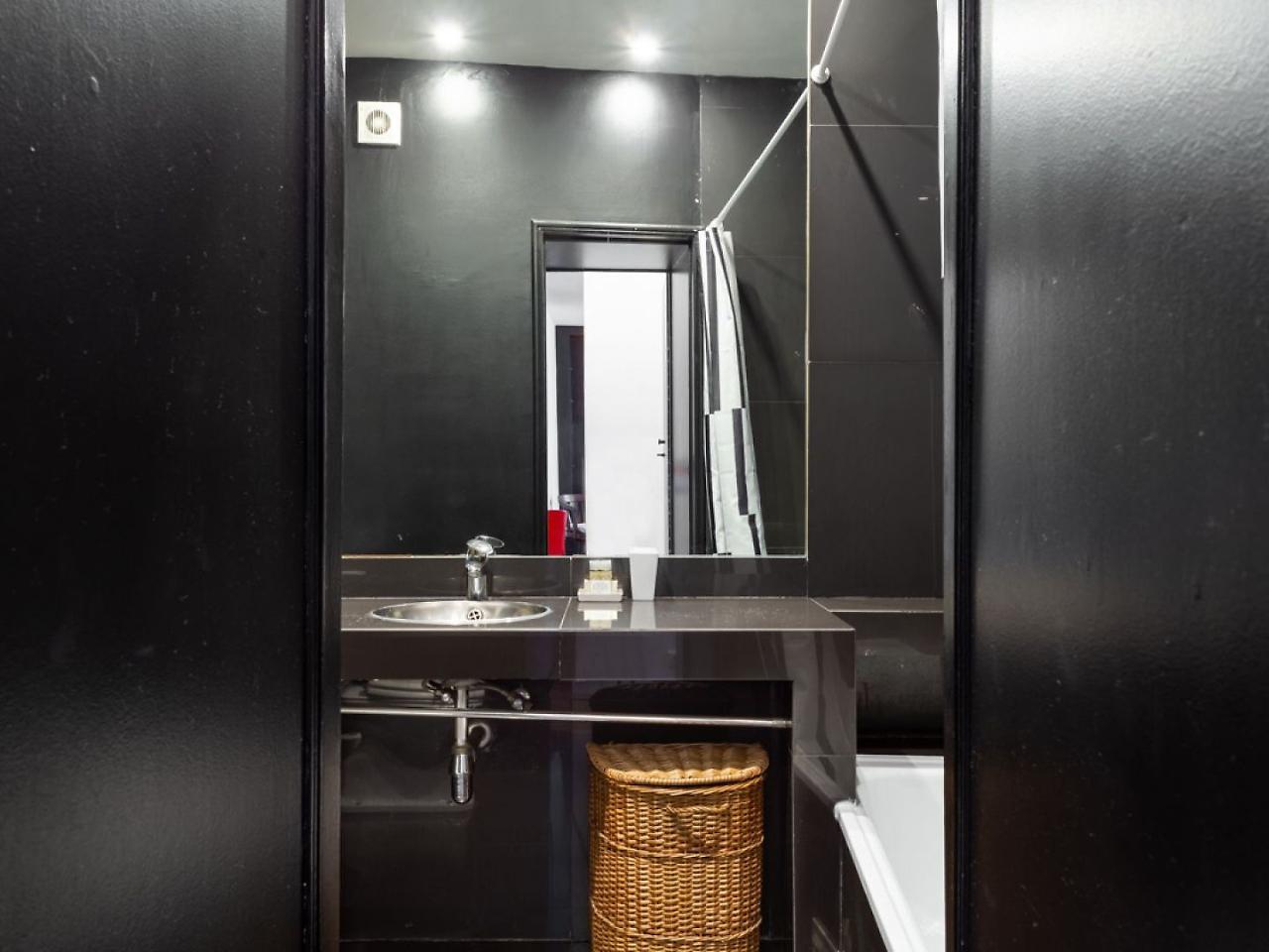 Apartment Joivy Bold And Colourful 1-bed Flat At The Heart Of Chiado, Nearby Carmo Convent *