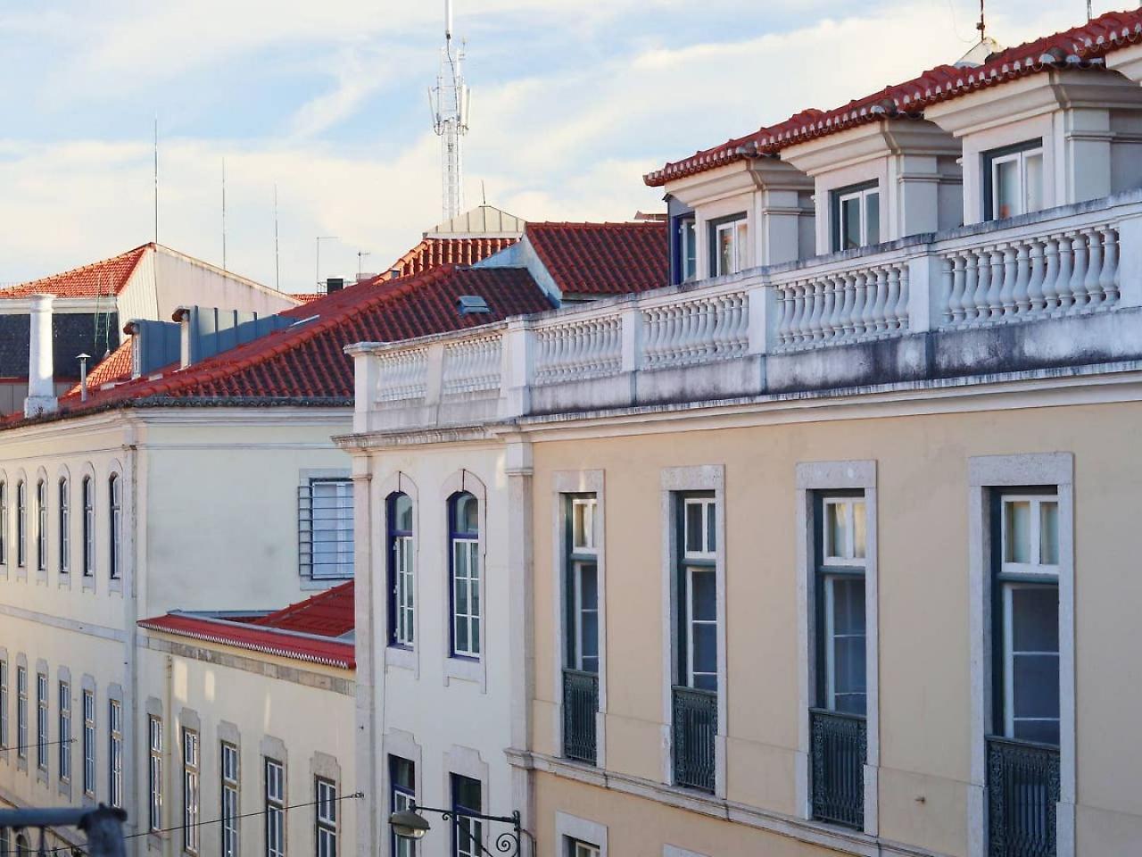 Joivy Bold And Colourful 1-bed Flat At The Heart Of Chiado, Nearby Carmo Convent * Lisbon