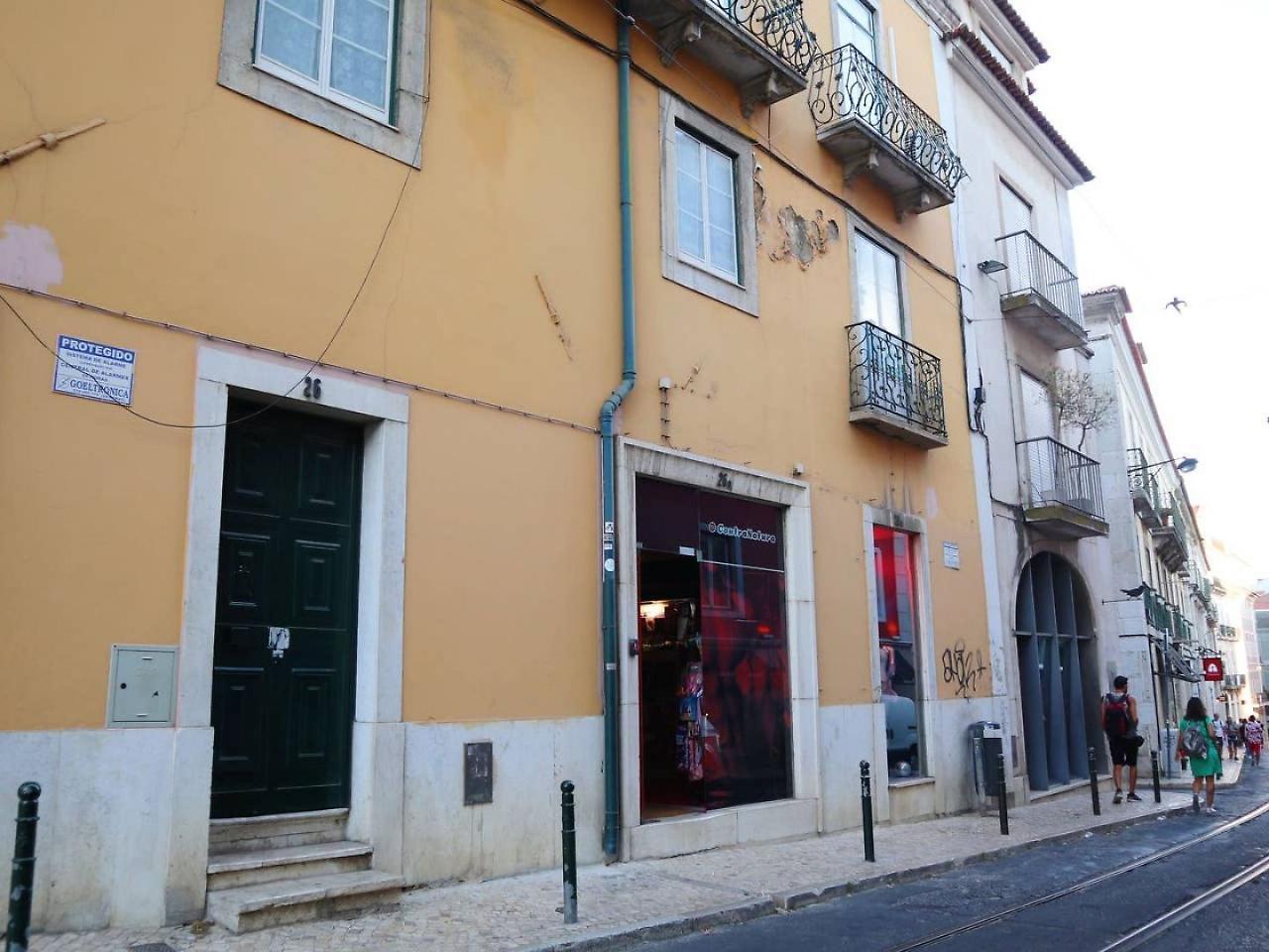 Joivy Bold And Colourful 1-bed Flat At The Heart Of Chiado, Nearby Carmo Convent Lisbon