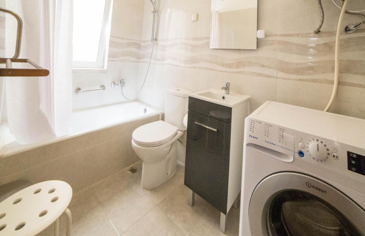 Flh Gulbenkian Flat With Balcony * Lisbon