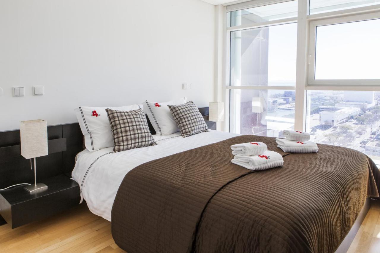 Rent4rest Parque Nacoes 17th Floor River View * Lissabon