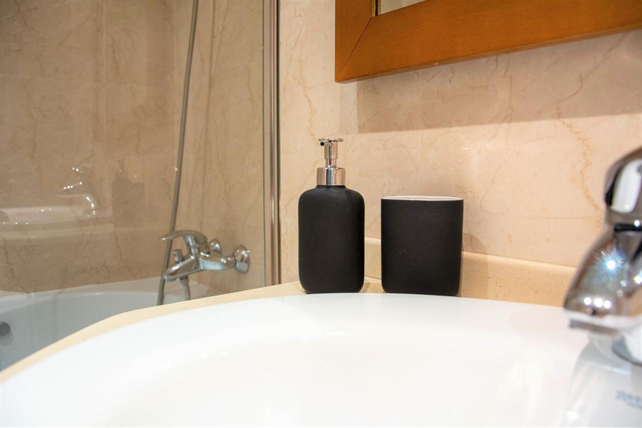 Appartement Orient - Modern, Spacious And Sunny! By The River!