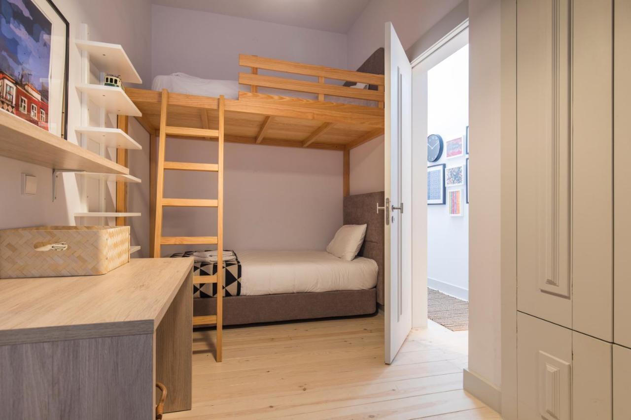 Lovelystay - 3 Bedroom Downtown Wonderwall Apartment Lisbon