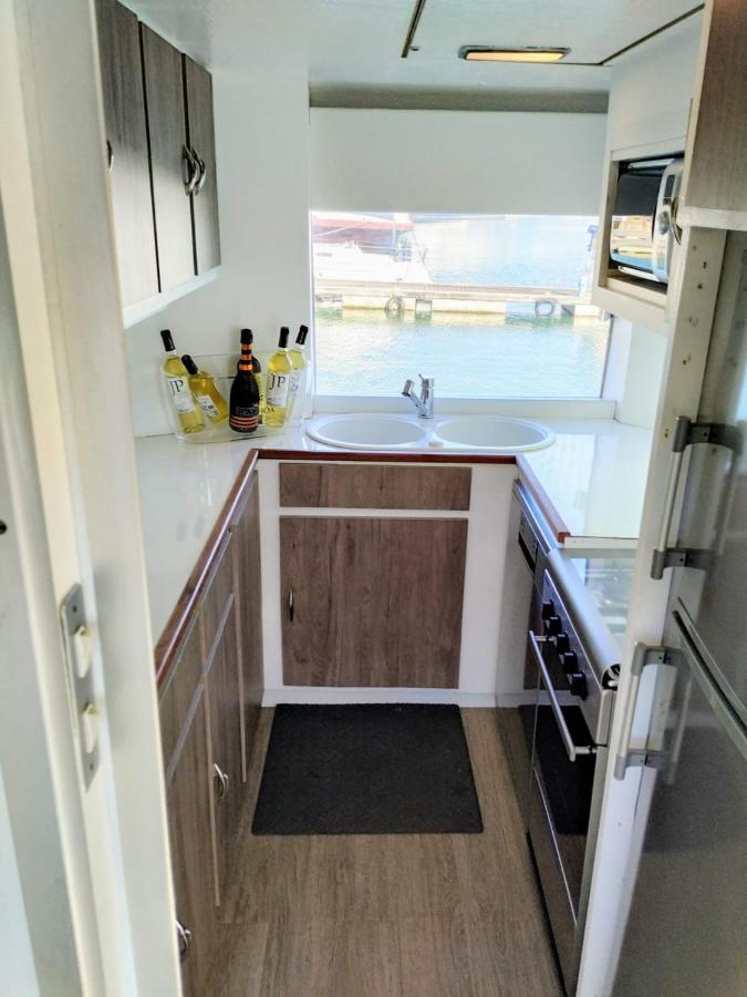 Botel Sea Suites - Boat *