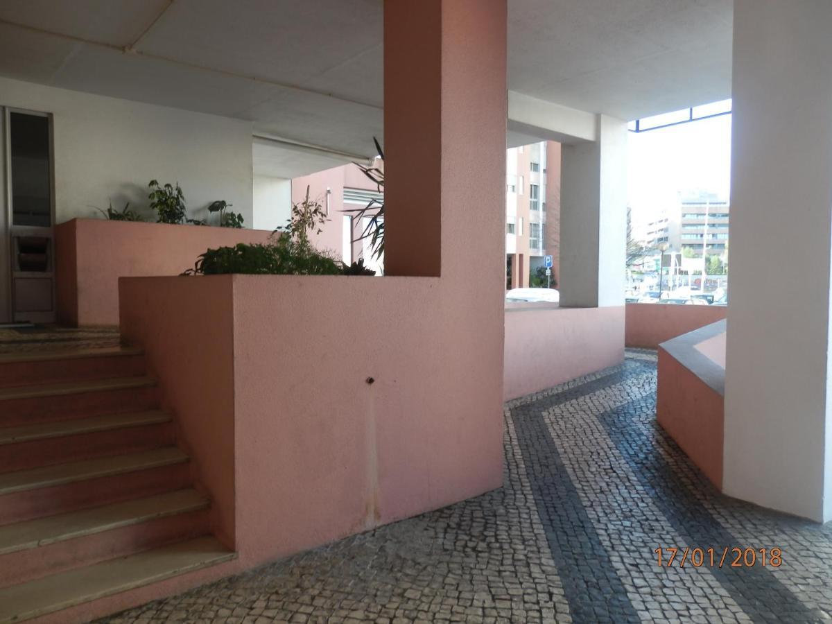 Parque Nações, Near Airport, Metro Station