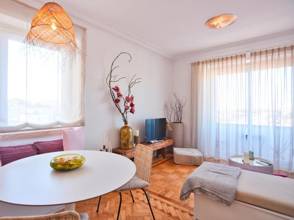 Apartment Private View Over *