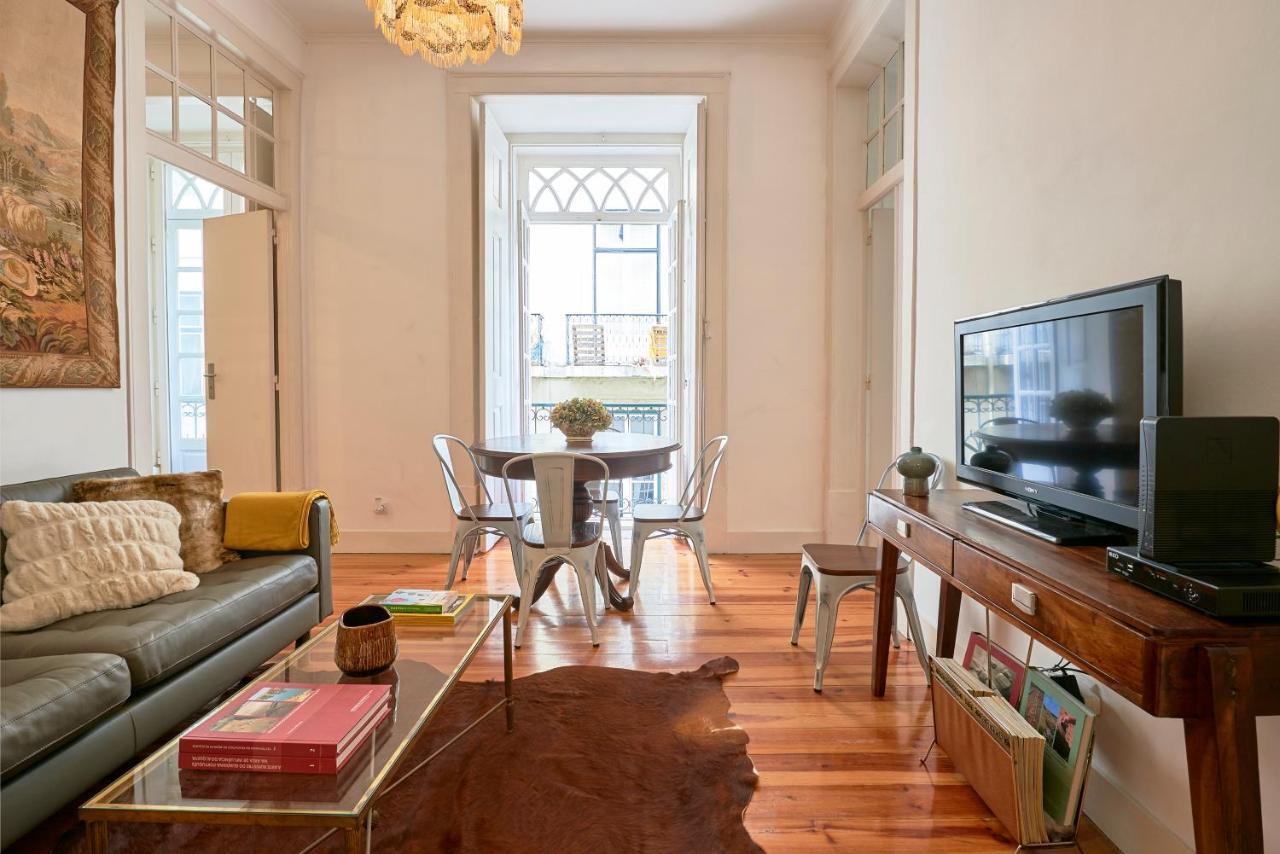Spacious In The Perfect Location, By Timecooler Apartment *