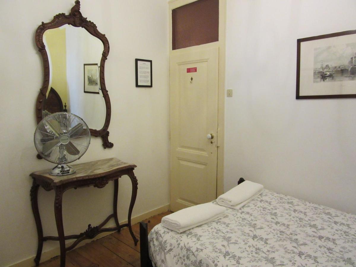 Family Macedo Bed & Breakfast *
