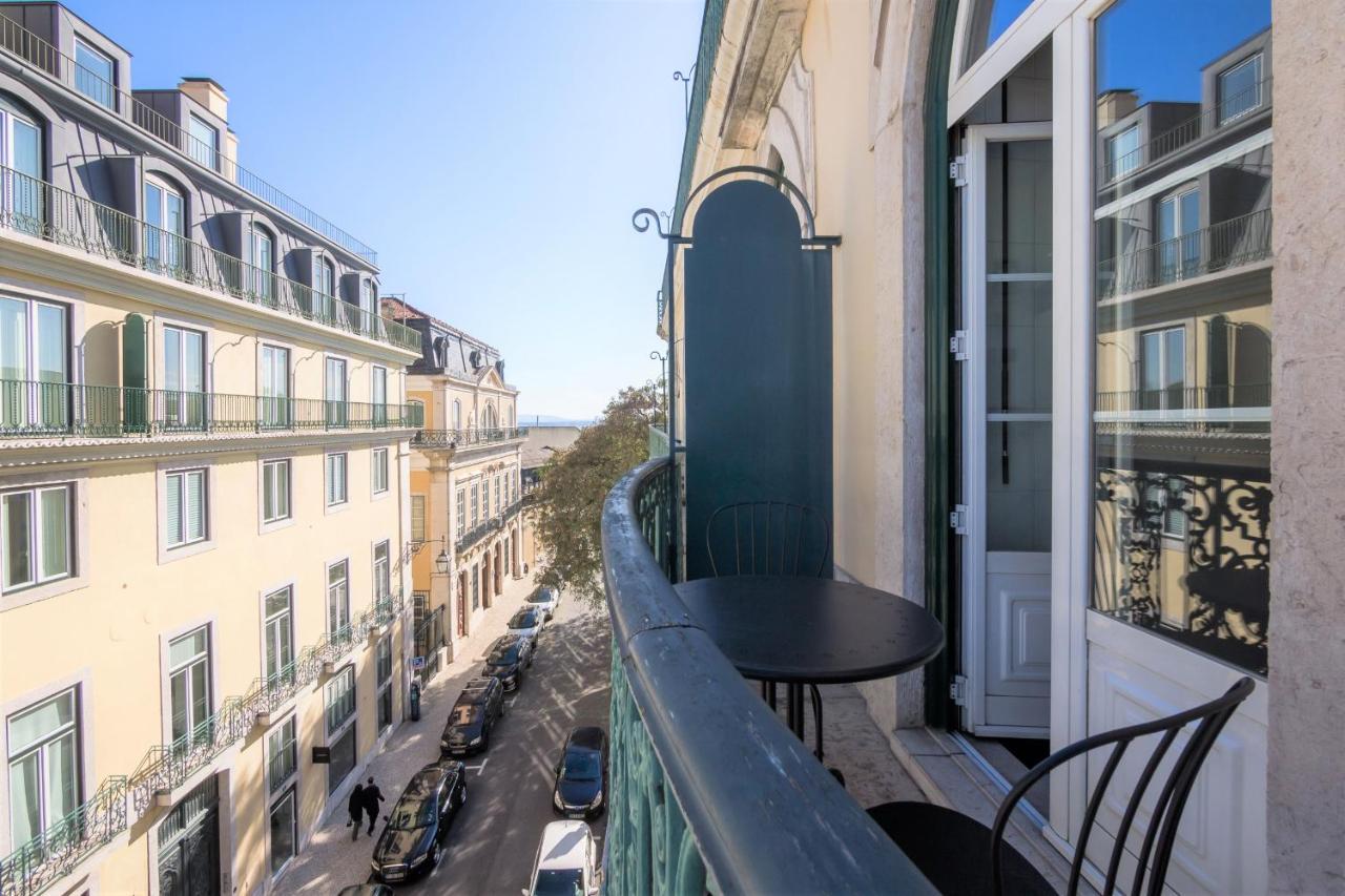Nomad's Fine Arts In Chiado Lisbon