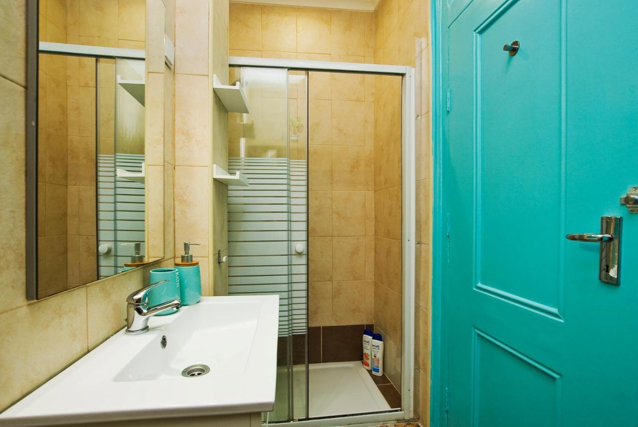 Quarto em Acomodações Particulares C&o Alcântara-lisbon *