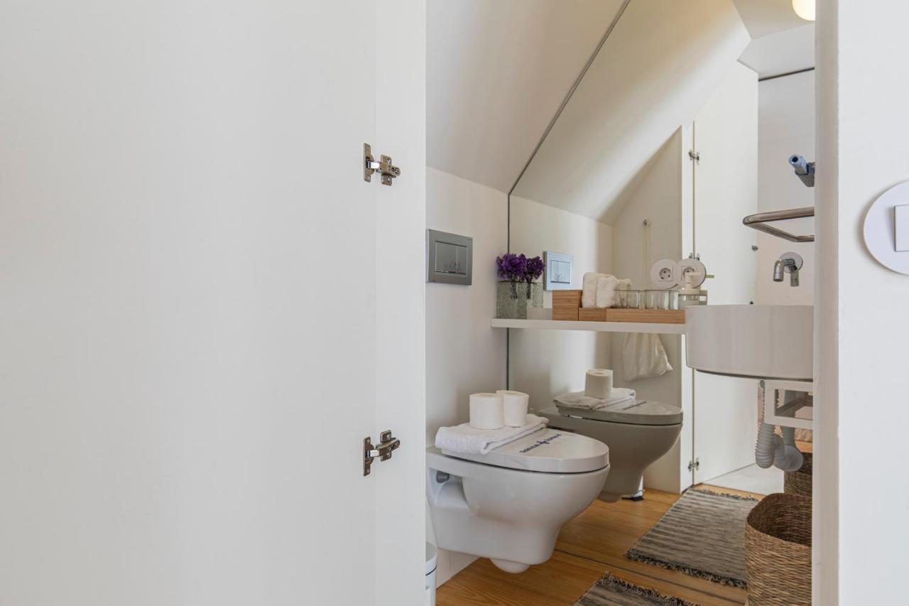 Lovelystay - The Blue Pool House *