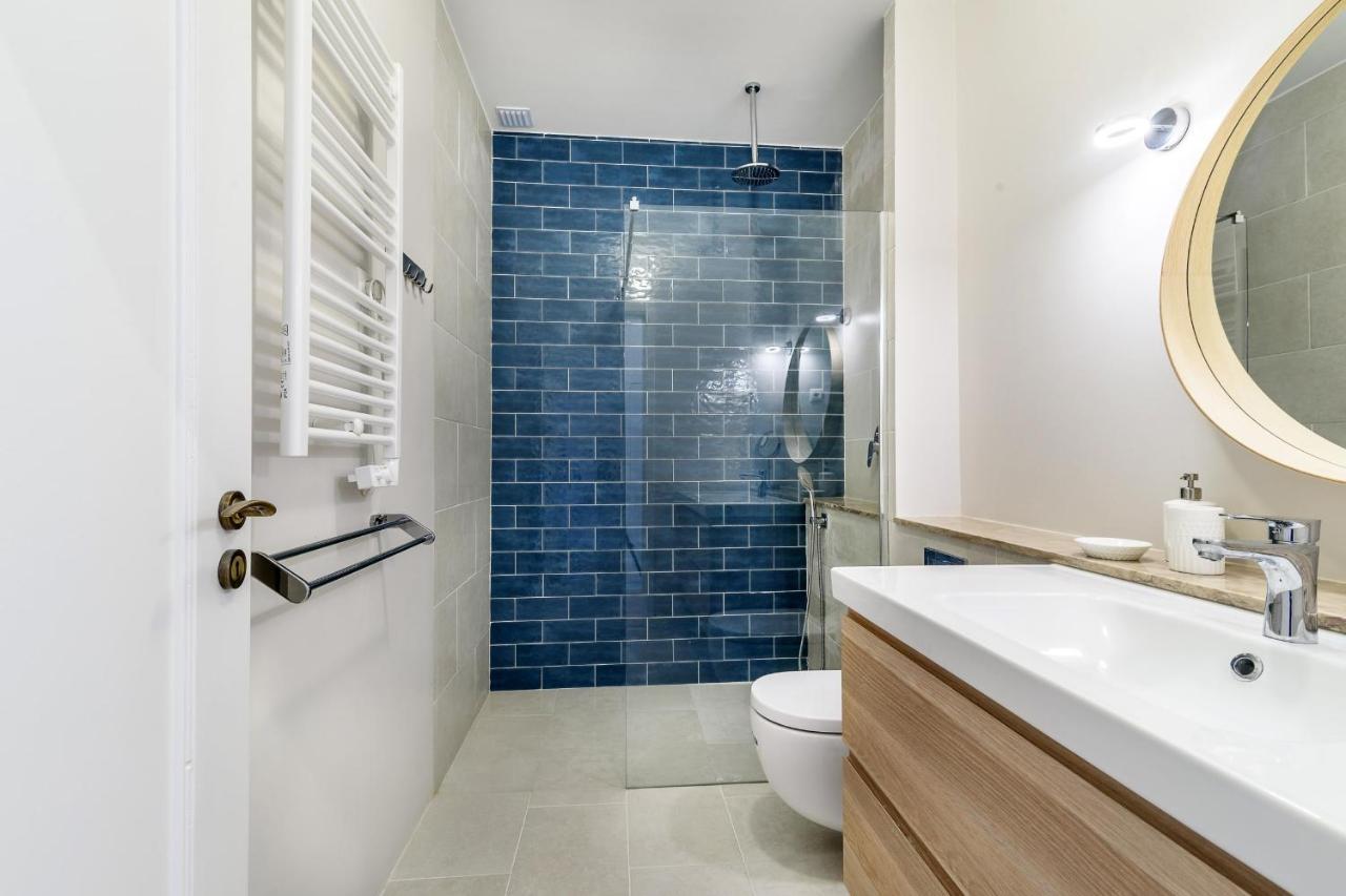 Guestready - Elegant With Private Terrace In Martires Da Patria Lissabon
