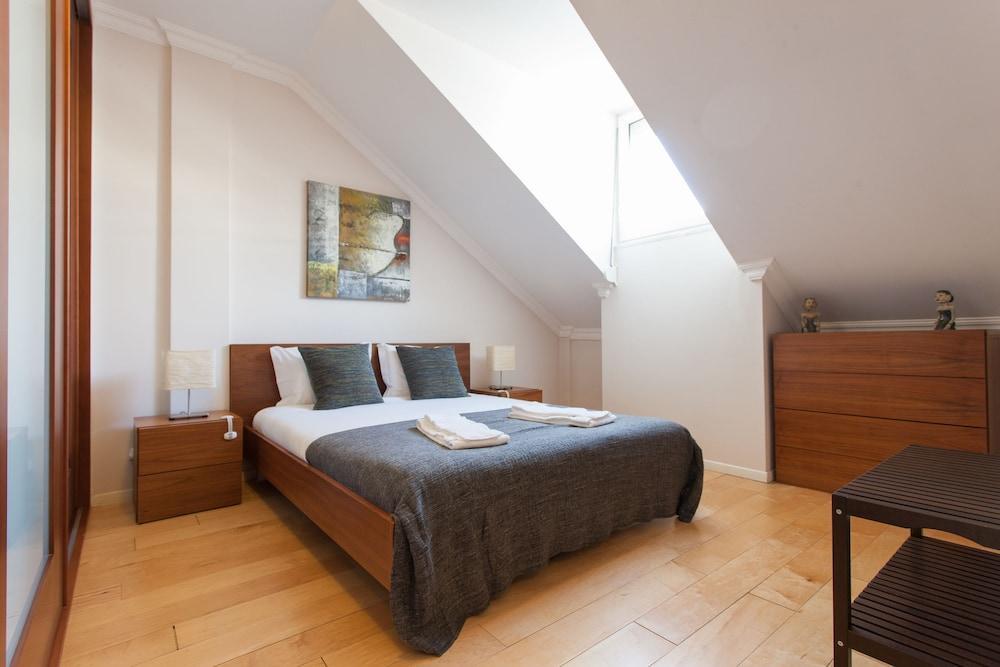 Liberty Penthouse Three-bedroom - By Lu Holidays Appartement