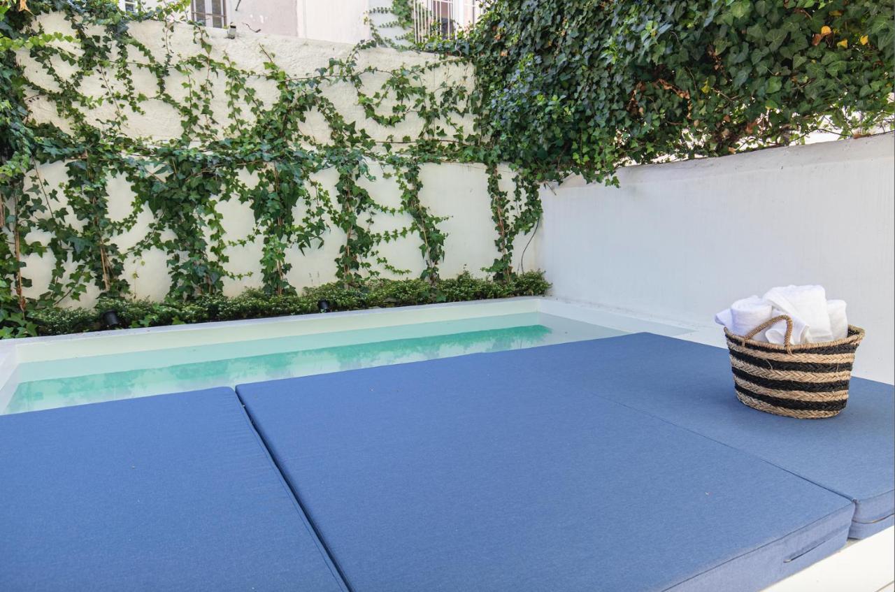 Lovelystay - The Blue Pool House