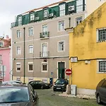 Lovelystay - Cozy 3Bdr Apartment In Estrela