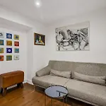024 A - Stay In The Heart Of Alfama