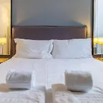 Self Check-In, 3Br, Ac/Heating & Breakfast Terrace