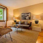 Bairro Alto Superior Two Bedroom Apartment by Les Deux Mariettes