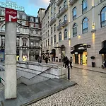 Suite In Shared House In Downtown Lisbon
