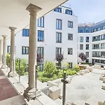 Bmyguest - Prestige Palace Apartment