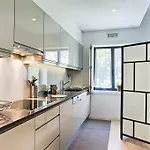 Bmyguest - Prestige Palace Apartment