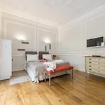 Lisbon Inn Lapa Suites