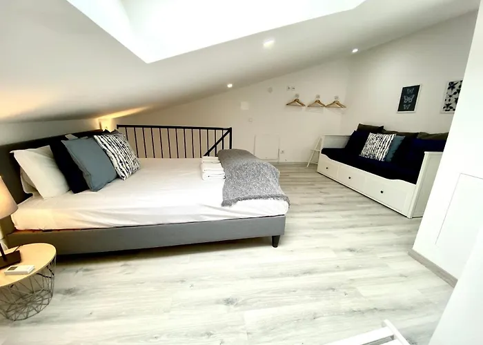 House Of Comfort Duplex Apartment I Lisbon City Center