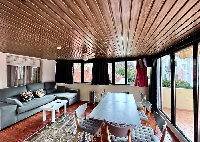 Flores Terrace Apartment