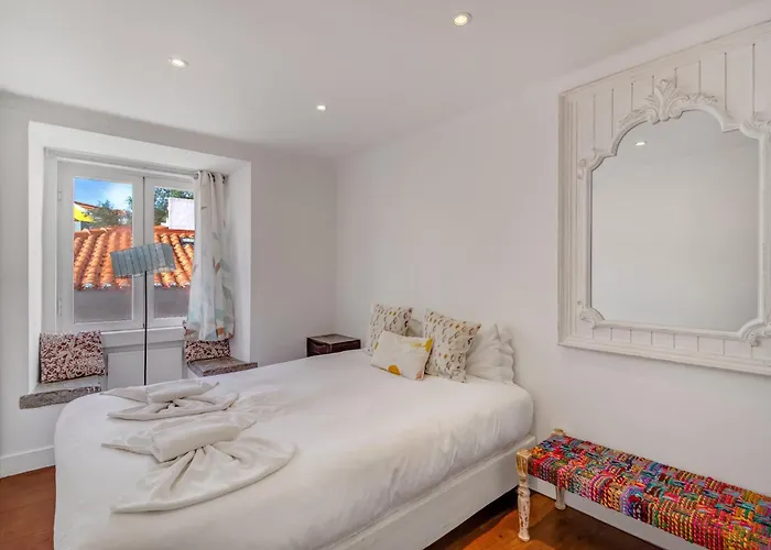 024 A - Stay In The Heart Of Alfama