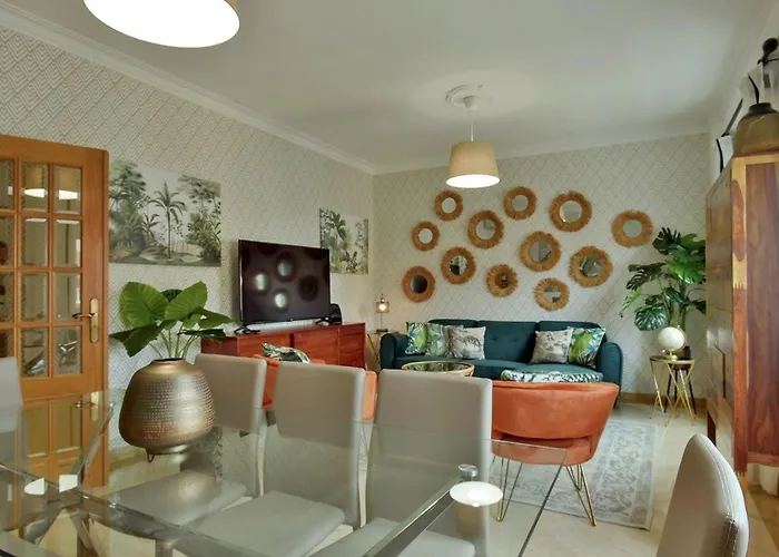 Studio Fuer 9 Personen Und 1 Kind In Lissabon, Regio De Lisboa Costa De Lisboa - B58348