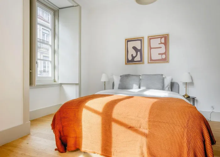 Rooms In Modern And Pleasant Shared Apartment, Santo Antonio Church In Lisbon