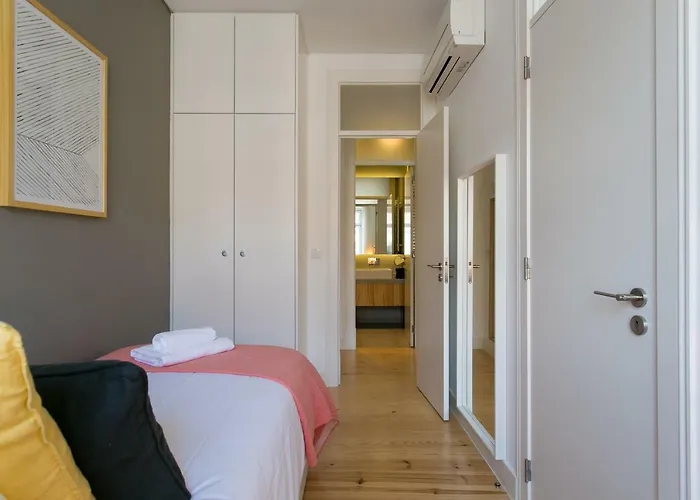 ALTIDO Elegant City Deluxe Apartment&ALTIDO Luxurious 3-bedroom Apt with Terrace in Intendente