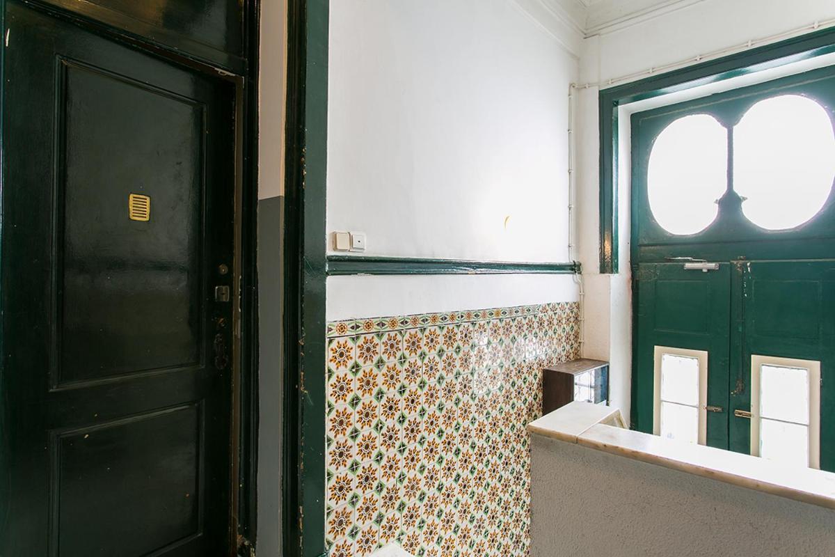 Lovelystay - Cozy 3bdr In Estrela Lisboa