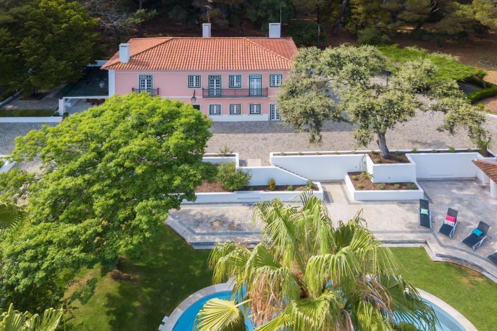Amazing 4 Bedroom With Pool, View & Garden Villa Lissabon