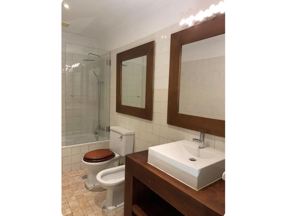 Appartement Charming 4 Bedroom In Chiado Lisboa