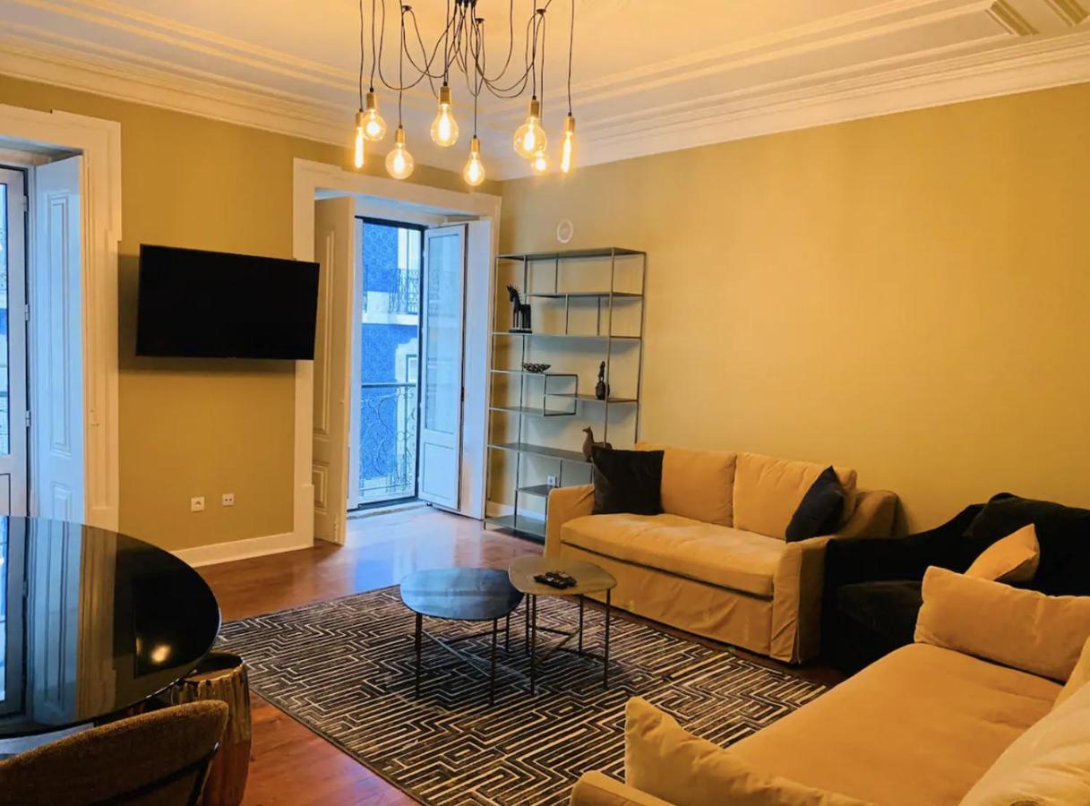 Charming 4 Bedroom In Chiado Appartement