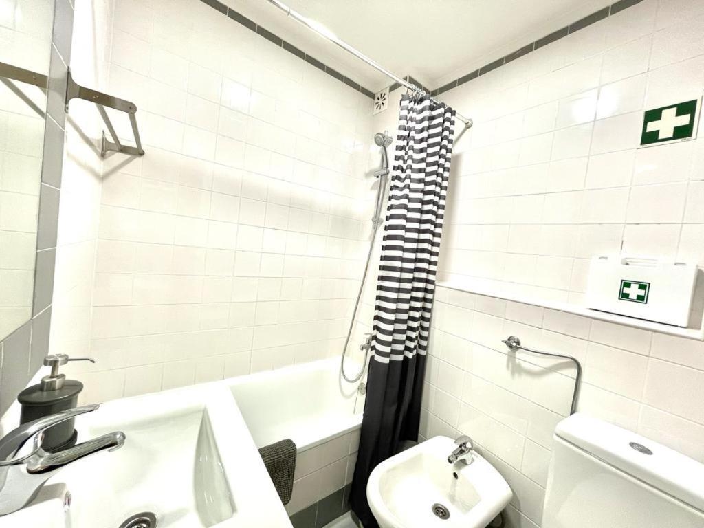 Lisboa, Lisbon, Charming Patio House, , Wifi, Air Conditioning, Near Metro, By Ig * Lisbon
