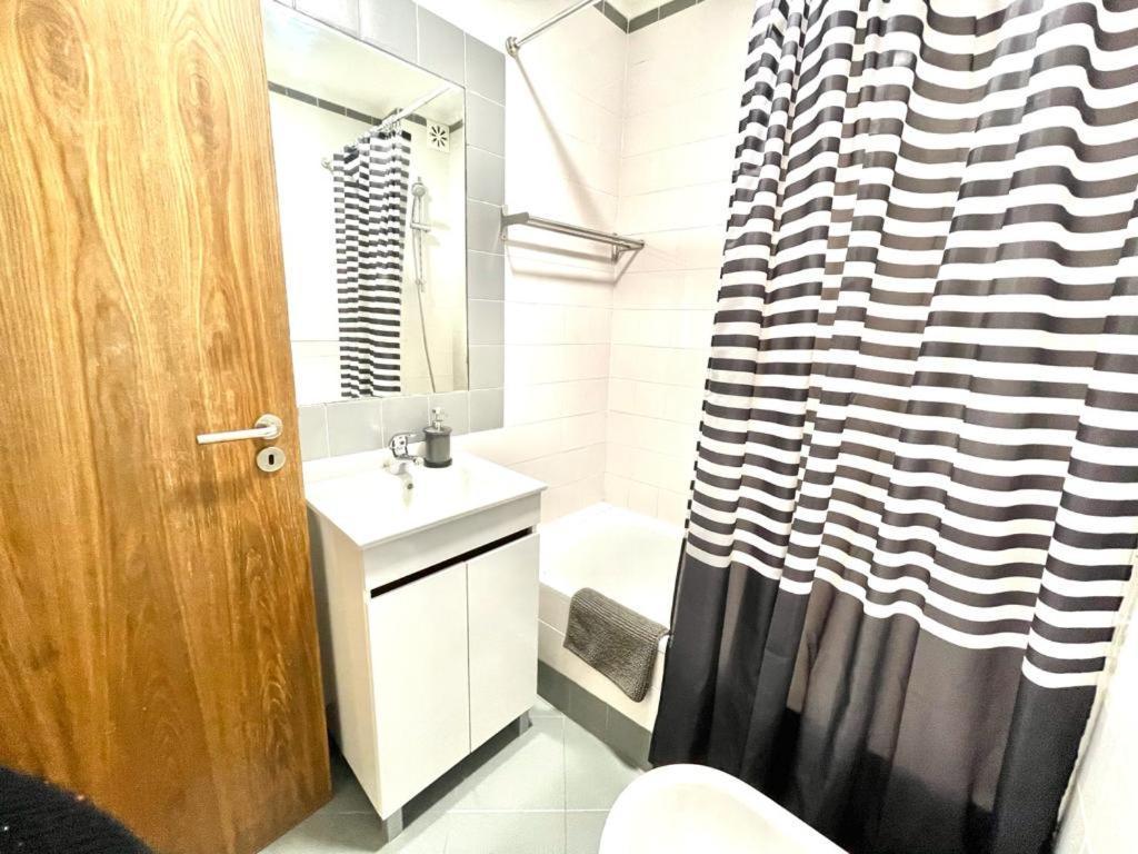 Lisboa, Lisbon, Charming Patio House, , Wifi, Air Conditioning, Near Metro, By Ig Apartment *