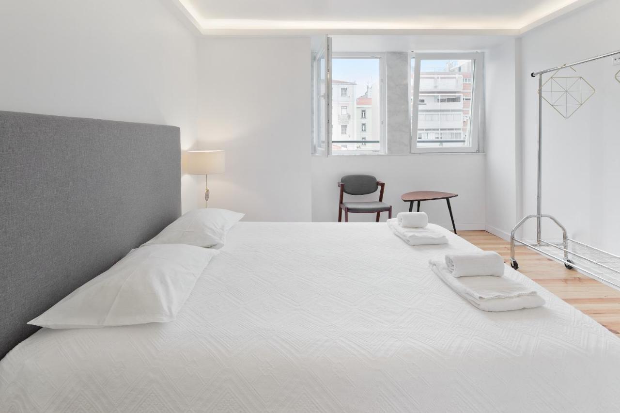 With Private Bathroom -alcantara * Lissabon