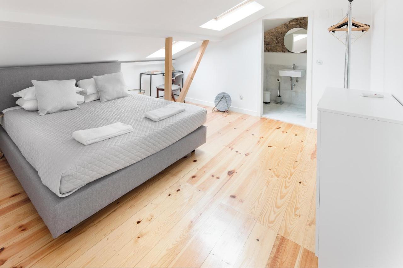 Lusiadas With Private Bathroom *