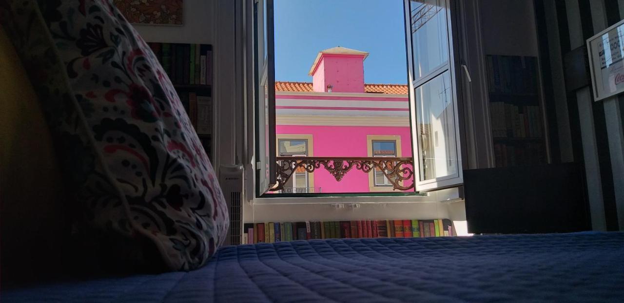 Homestay The Lisbon'S Light - Bed And Breakfast - Apartment Shared With The Hosts