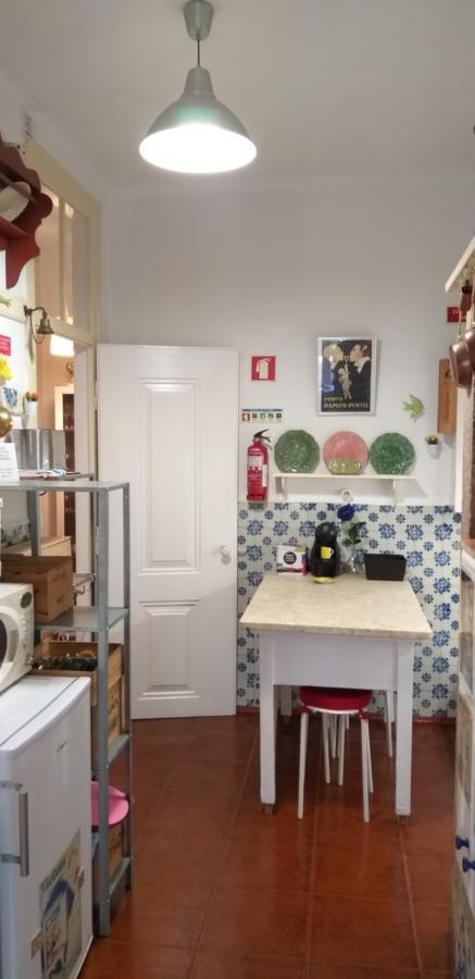 Homestay The Lisbon'S Light - Bed And Breakfast - Apartment Shared With The Hosts Lisbon