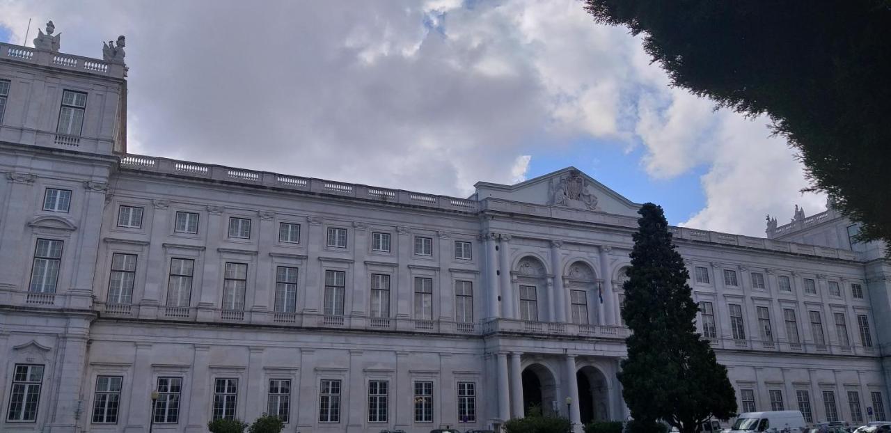 The Lisbon'S Light - Bed And Breakfast - Apartment Shared With The Hosts * Lisbon