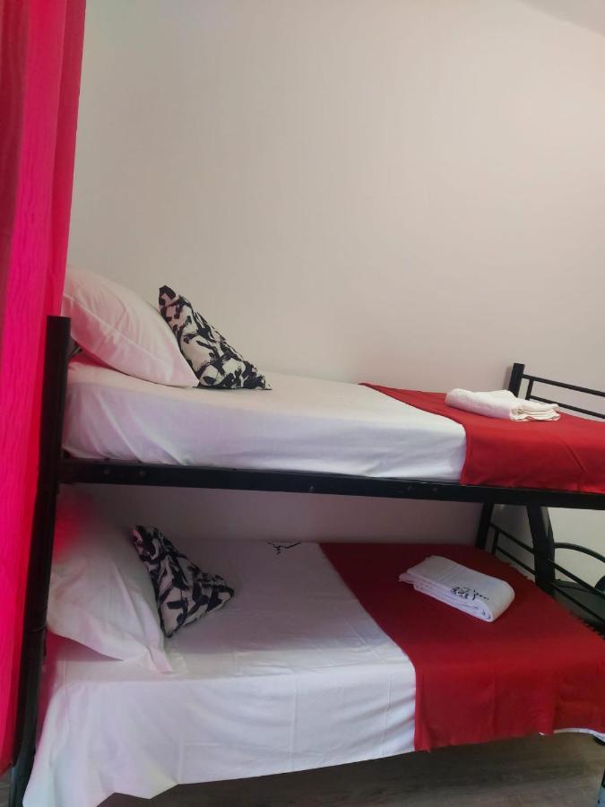 D&n Hospedagem-almirante Auberge de jeunesse *