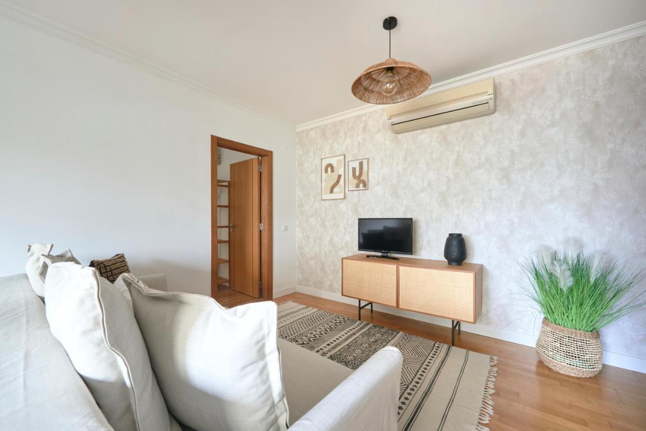 Appartement With Private Terrace & Car Garage