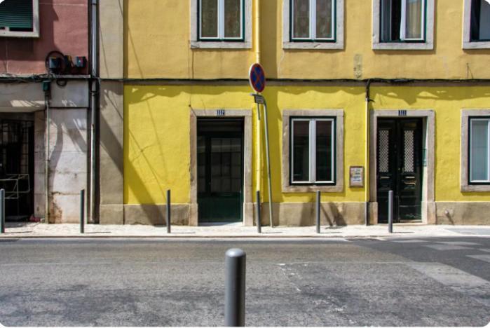 Appartement Campolide Door